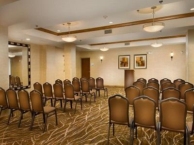Express & Alexandria, An Ihg Hotel 3*