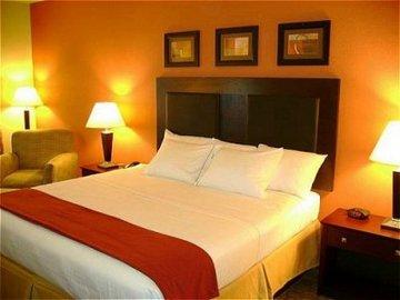 Express & Alexandria, An Ihg Hotel